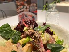 凤梨小牛肉沙拉-春树下·树屋花房西餐厅(罍街AS1980店)