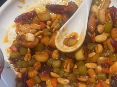 -川流不息·地道川菜·小龙虾(松东路店)