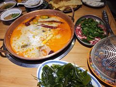 -洱火云南酸菜牛肉火锅(石景山当代商城店)