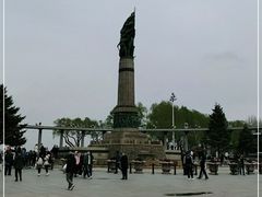 -人民防洪胜利纪念塔