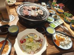 -明洞阿姨·韩式酱蟹烤肉·创意料理(三元桥店)