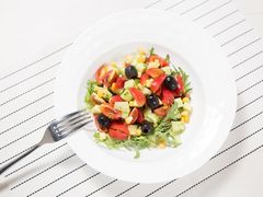 土耳其传统沙拉-伊斯坦布尔土耳其清真咖啡餐厅