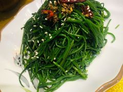 炝拌草原沙葱-德乐海蒙餐