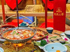 -老滇山寨•云南特色菜•地方菜•民族风情歌舞表演(金碧店)