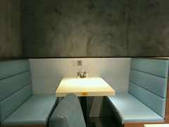 卡座-龙记烧腊茶餐厅(常德路店)