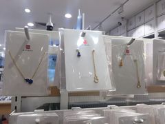 -名创优品(江南新地店)