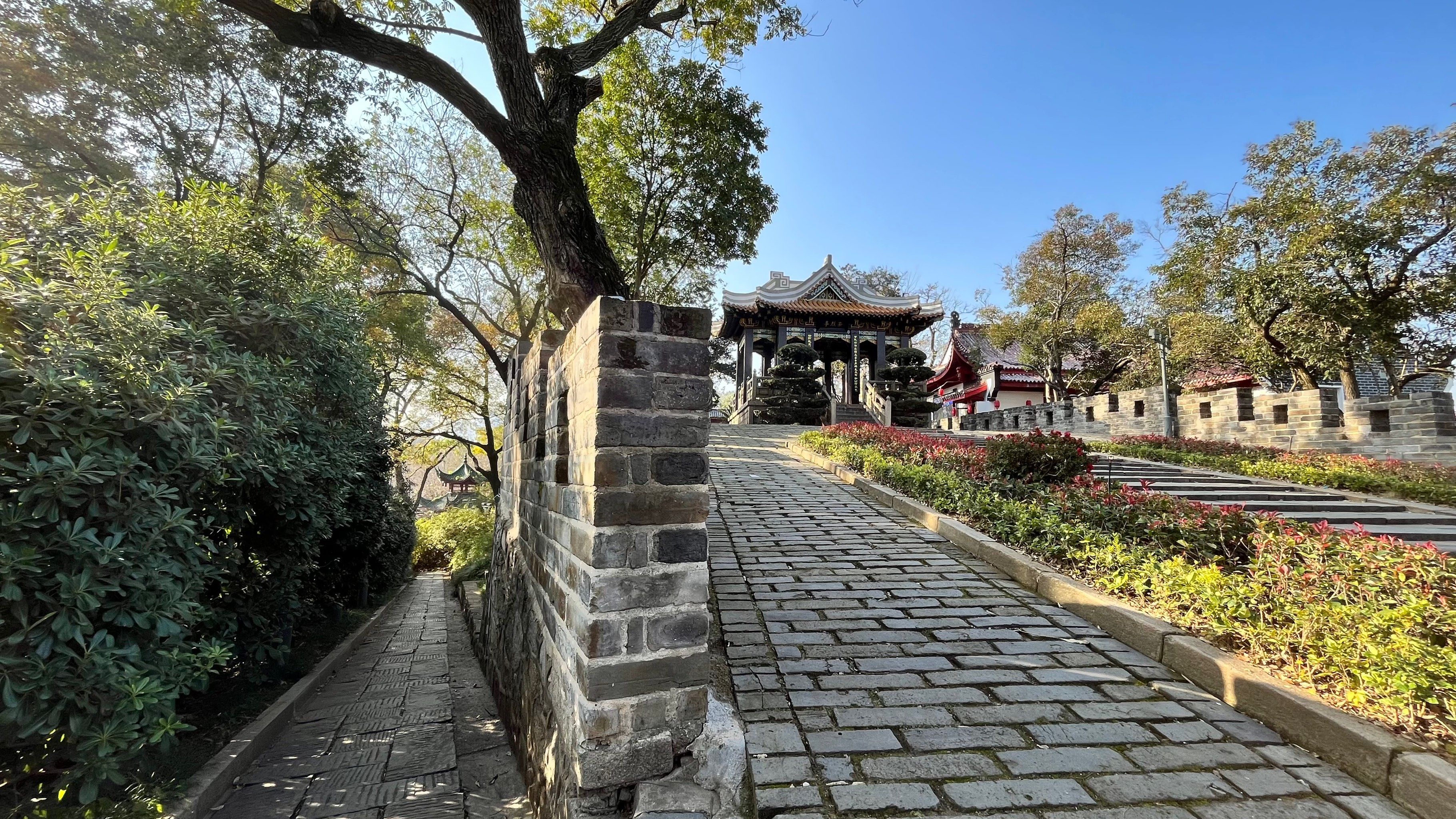 都正街,一条隐藏在长沙闹市中的老街,这里有最浓厚的人间烟火气