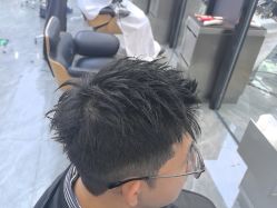 -藤野造型烫染·漂发