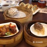 有花生酱的咸汤底，细的挂面条比较弹牙 「陈皮牛肉丸」