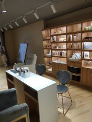 -涂tu指甲日式美甲美睫店