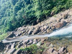-安吉龙王山峡谷漂流