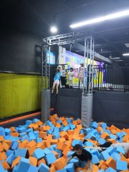 -蹦贝运动中心·蹦床·攀岩·闯关(龙岗店)