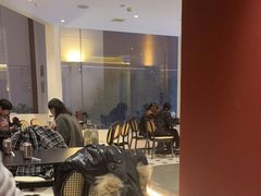 等位区-红东阁东北菜烤肉酒馆(CROSS万象汇店)