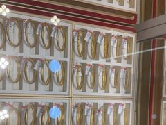 -恒一珠宝·回收黄金钻石奢侈品(灵岩南路店)