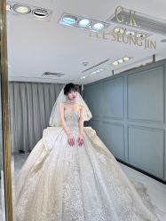 -GRACE KELLY婚纱与礼服(北京店)