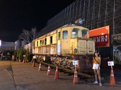 -席娜卡琳火车铁道夜市