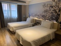 -长沙省政府地铁站亚朵酒店