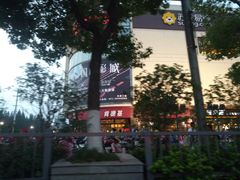 -乐翻天量贩式KTV(聚丰园路店)