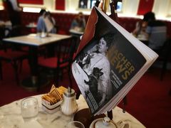 餐具摆设-Cafe Sacher(WIEN)