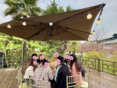 -茅草房·河畔园林火锅