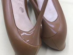 -爱革·洗衣改衣·洗鞋修鞋·洗包修包·奢侈品护理(宝地广场店)