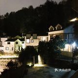 夜有一叶，日有一餐，足。此逍遥情人间少见。浮生可诗猫乎