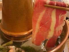 -洞庭洲·防空洞火锅·烧烤·铜锅涮肉(新百广场店)