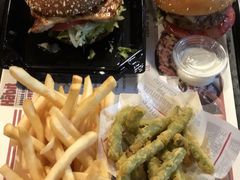 -The Habit Burger Grill 哈比特汉堡(复兴soho店)