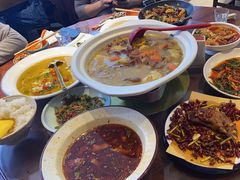 -川流不息·地道川菜·小龙虾(松东路店)