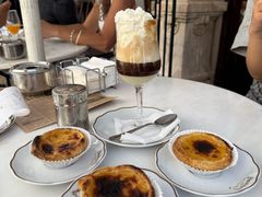 -Majestic Café