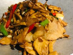 -卢大鲜鱼头捞饭(美利广场店)
