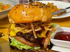 牛肉汉堡-黑羊西餐厅BlackSheep