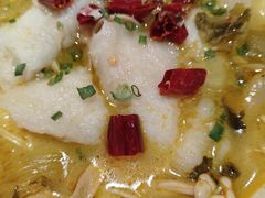 -渝是乎酸菜鱼(龙旗购物中心店)