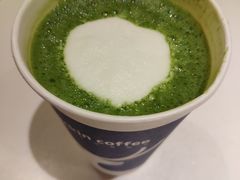 抹茶拿铁-瑞幸咖啡(巴黎春天陕西路店)