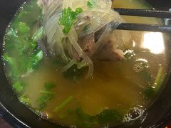牛肉粉丝汤-大龙汤包
