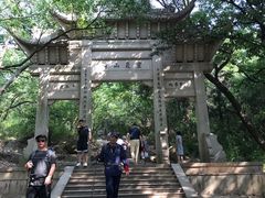 -灵岩山风景区