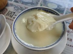 -周大娘牛乳(旧寨古村总店)