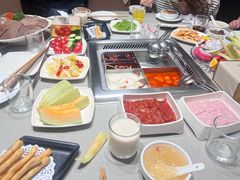 -海底捞火锅鲜切牛肉主题店(长寿路店)