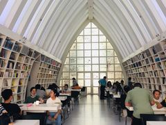 -钟书阁(松江泰晤士小镇店)