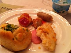 -尊爵天际大饭店 (近台茂)