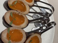 烟熏溏心蛋-恒悦轩·粤菜(上海展览中心店)