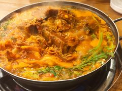 土豆排骨火锅-喇喇排骨火锅·传统韩式脊骨汤(望京西园总店)
