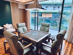 -茅草房·河畔园林火锅