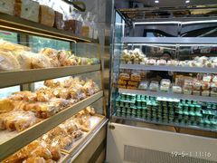 面包甜点陈列柜-复旦大学本部-食堂