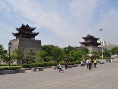 -巴陵广场