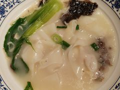 -张氏宽窄巷成都名小吃(华发新天地店)