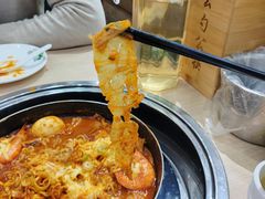 -三清洞摩西韩式年糕火锅(威高广场店)