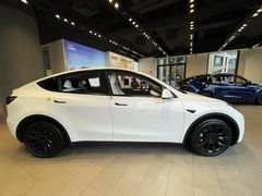 -TESLA 特斯拉(上海太古汇体验店)