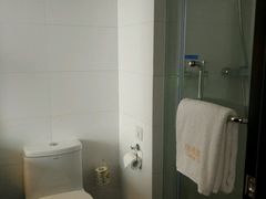 -桔子酒店(上海西藏北路地铁站店)