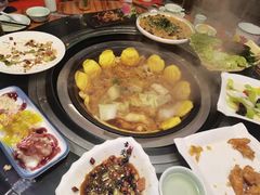 -人民公社铁锅炖·东北菜(卫国道店)